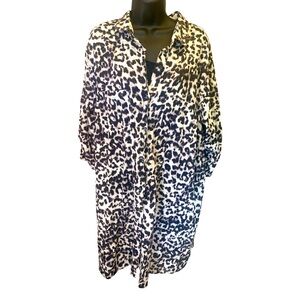 Lands' End Oversized/baggy wear Black and White Animal Print Blouse 16w-18w